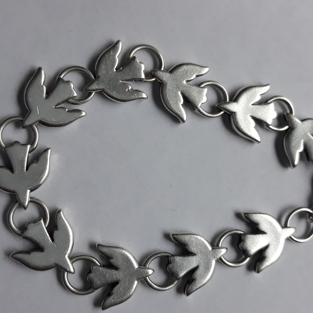 James Avery Retired Dove Link Bracelet